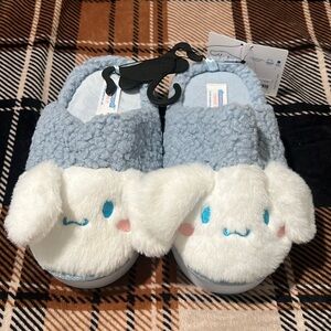Hello kitty and friends cinnamoroll platform baby blue slippers!